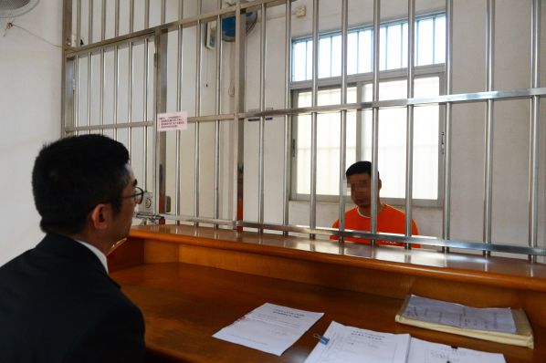 我院法官依法提審被執(zhí)行人王某.JPG